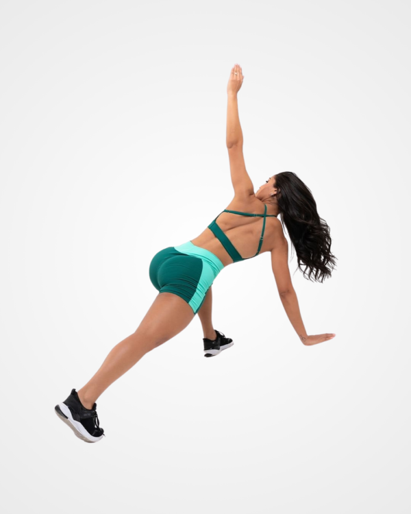 Lux moda Fitness. Conforto e Estilo para o Seu treino. A Lux trabalha com marcas de roupas fitness de alta qualidade e desenvolvidas pensando no cliente. Aceitamos todas as formas de pagamentos e parcelamento em até 3x. Frete Grátis para Petrolina e Juazeiro. Aproveite nossas ofertas no site luxmodafitness.com.br e siga nossas redes sociais @lux.pnz