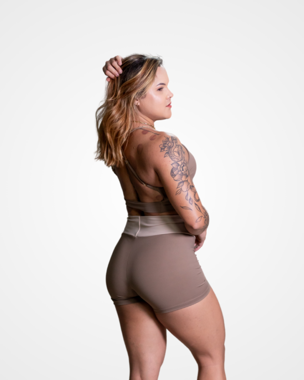 Lux moda Fitness. Conforto e Estilo para o Seu treino. A Lux trabalha com marcas de roupas fitness de alta qualidade e desenvolvidas pensando no cliente. Aceitamos todas as formas de pagamentos e parcelamento em até 3x. Frete Grátis para Petrolina e Juazeiro. Aproveite nossas ofertas no site luxmodafitness.com.br e siga nossas redes sociais @lux.pnz